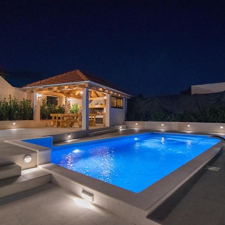 Villa Milena With Heated Pool And Jacuzzi Kostanje Exterior photo