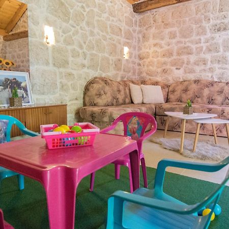 Villa Milena With Heated Pool And Jacuzzi Kostanje Exterior photo