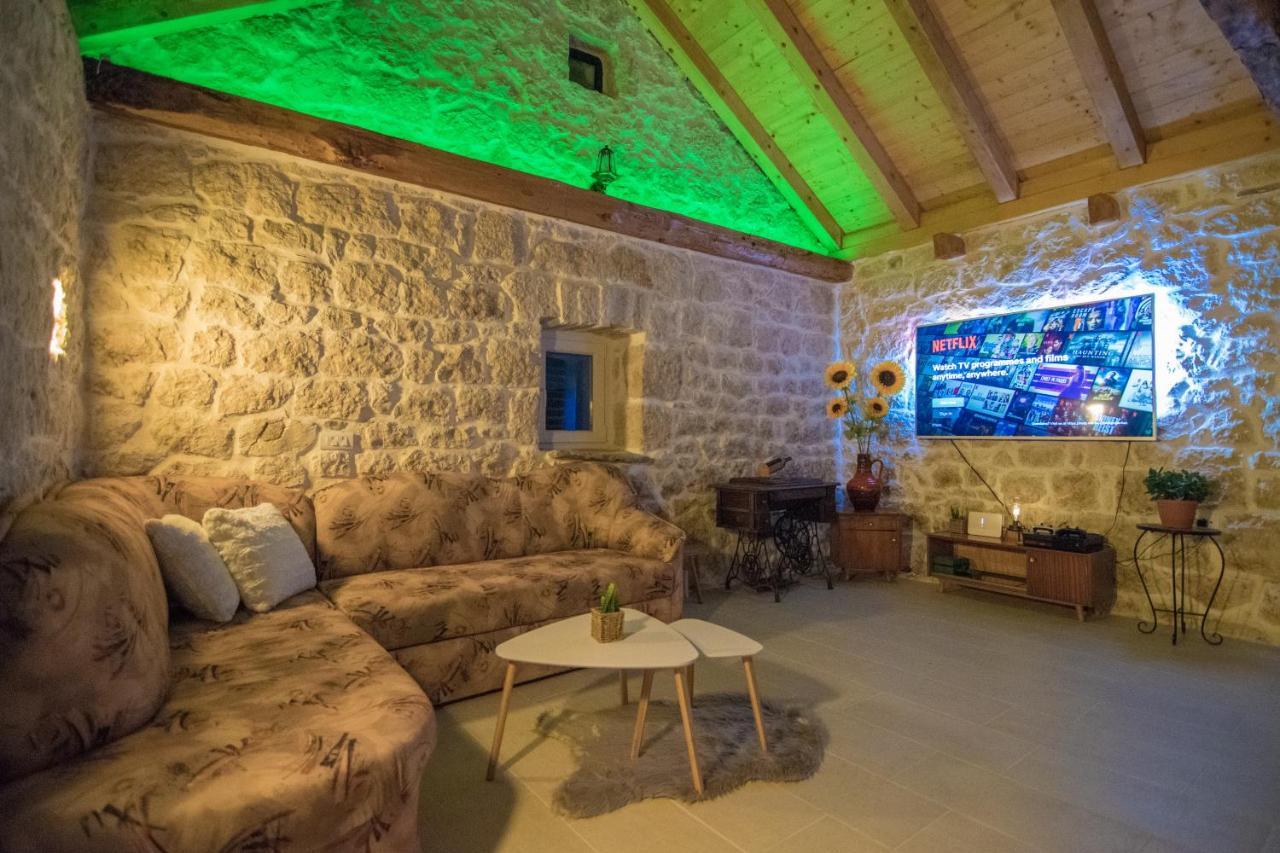 Villa Milena With Heated Pool And Jacuzzi Kostanje Exterior photo