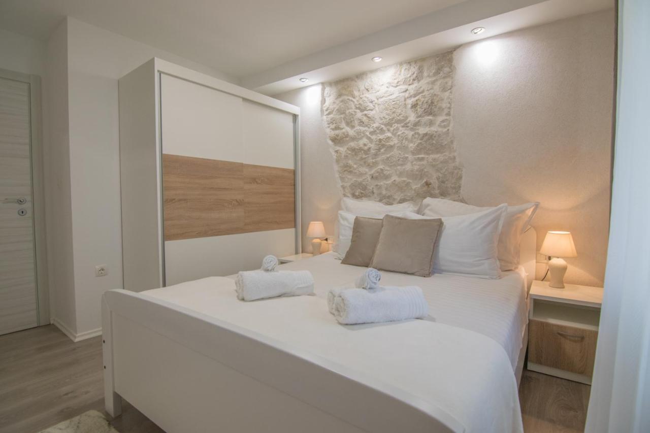 Villa Milena With Heated Pool And Jacuzzi Kostanje Exterior photo