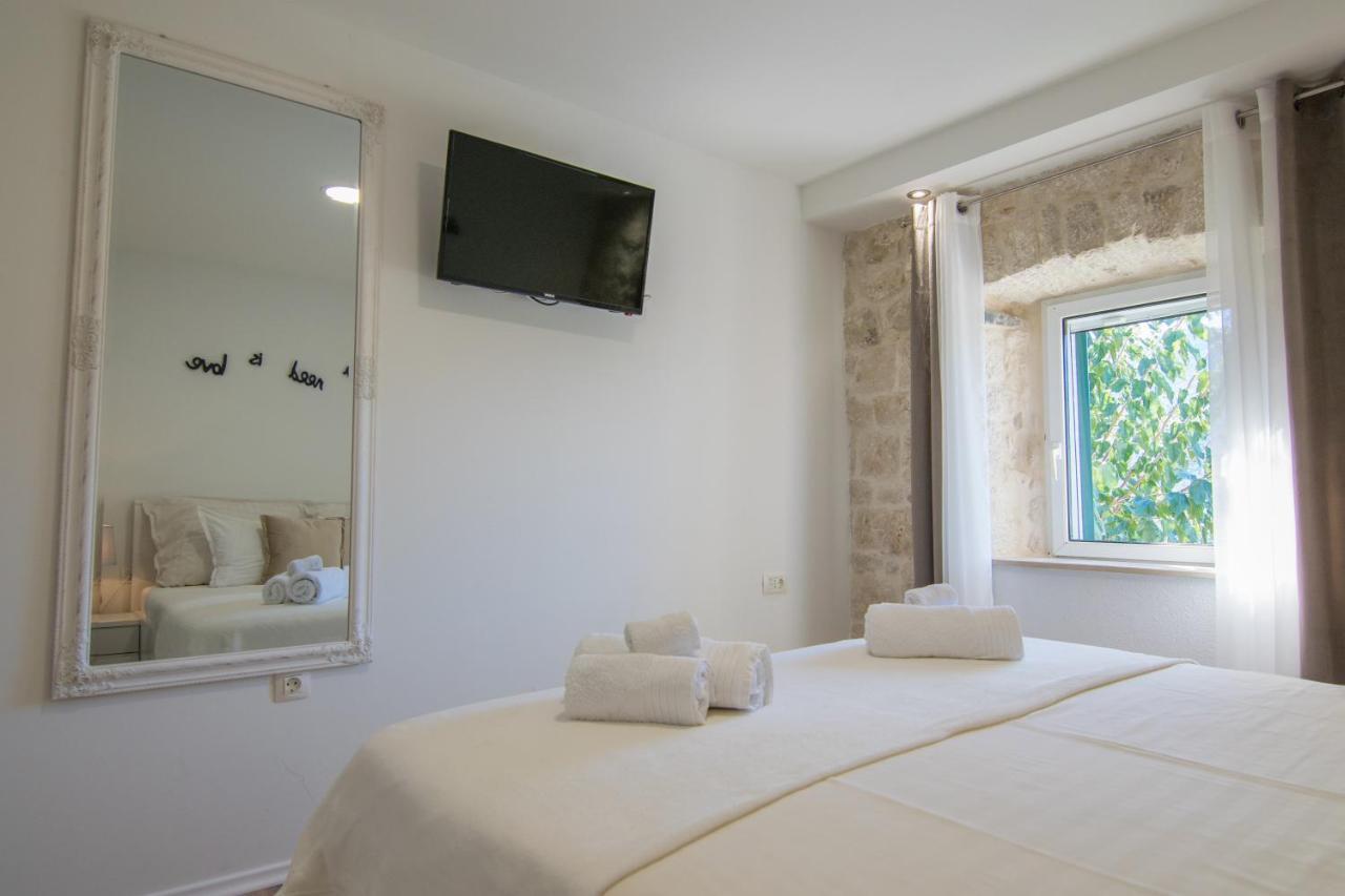 Villa Milena With Heated Pool And Jacuzzi Kostanje Exterior photo
