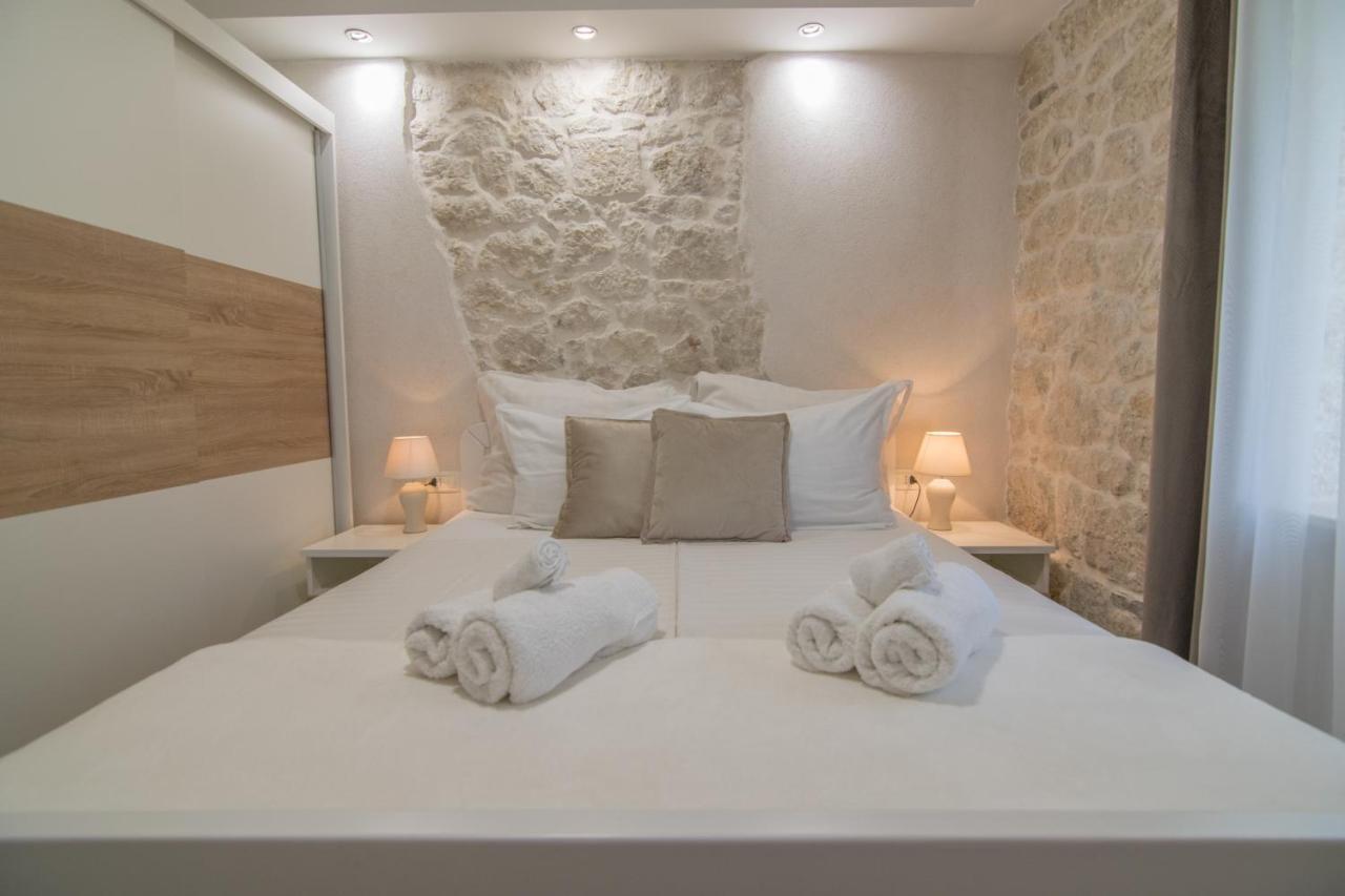 Villa Milena With Heated Pool And Jacuzzi Kostanje Exterior photo