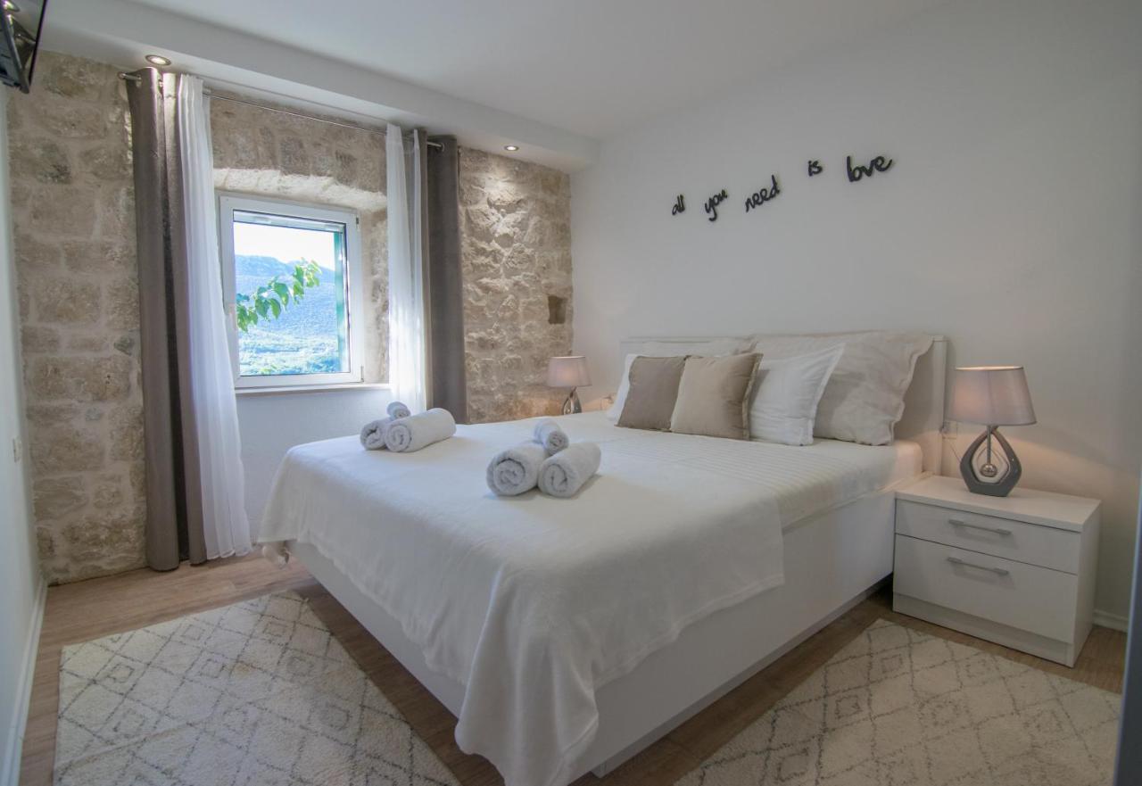 Villa Milena With Heated Pool And Jacuzzi Kostanje Exterior photo