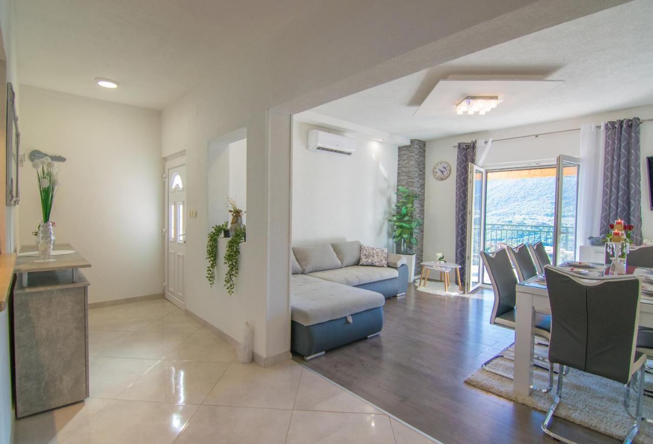 Villa Milena With Heated Pool And Jacuzzi Kostanje Exterior photo