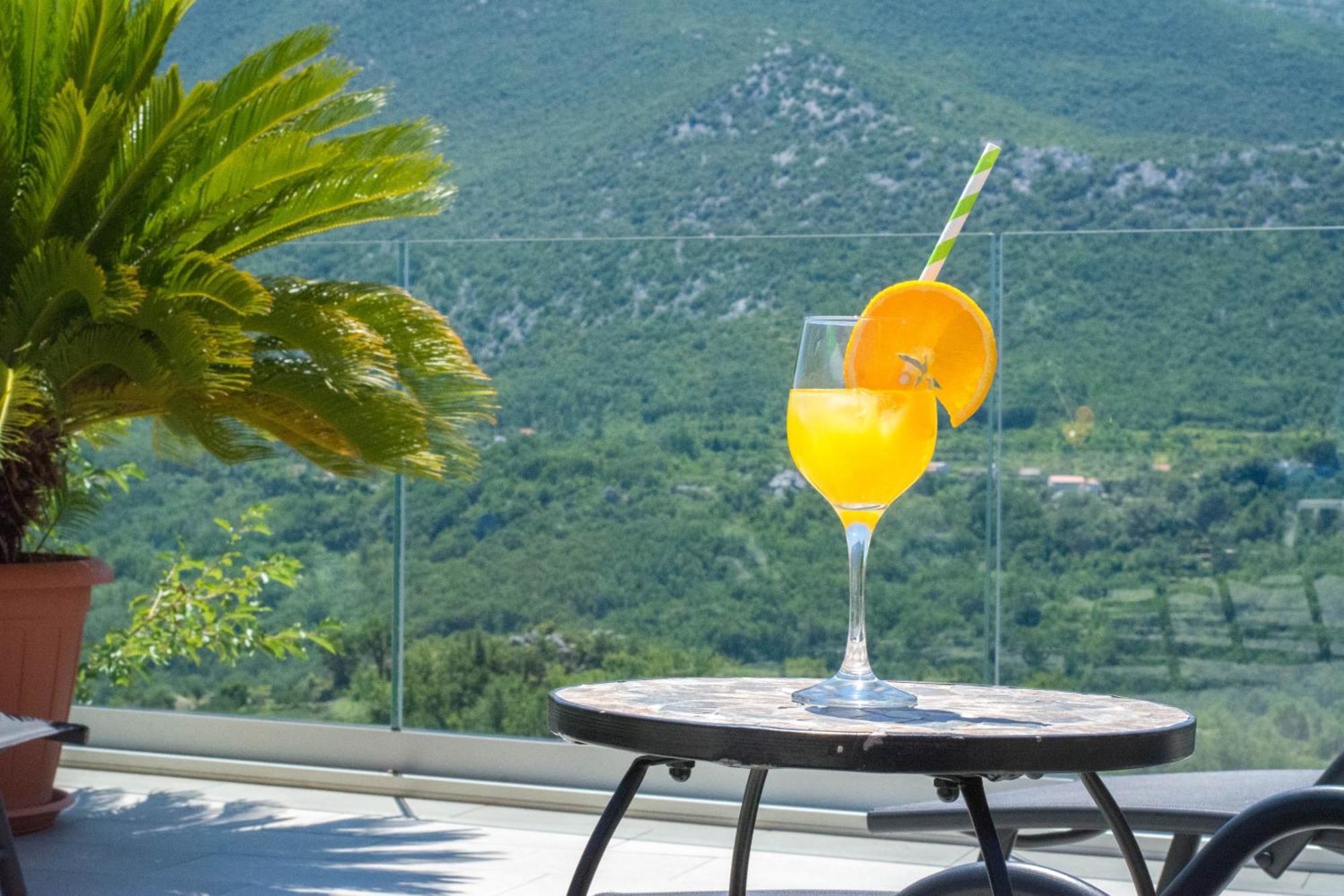 Villa Milena With Heated Pool And Jacuzzi Kostanje Exterior photo