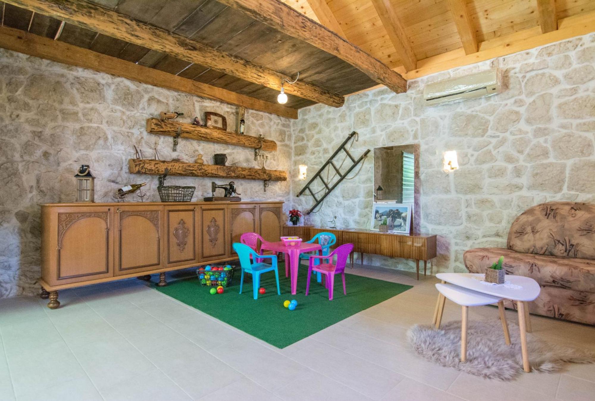 Villa Milena With Heated Pool And Jacuzzi Kostanje Exterior photo