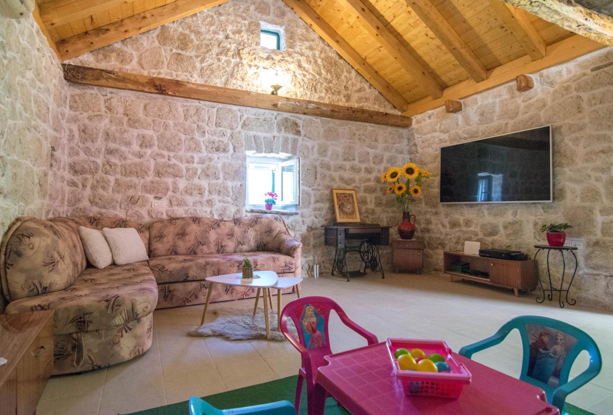 Villa Milena With Heated Pool And Jacuzzi Kostanje Exterior photo