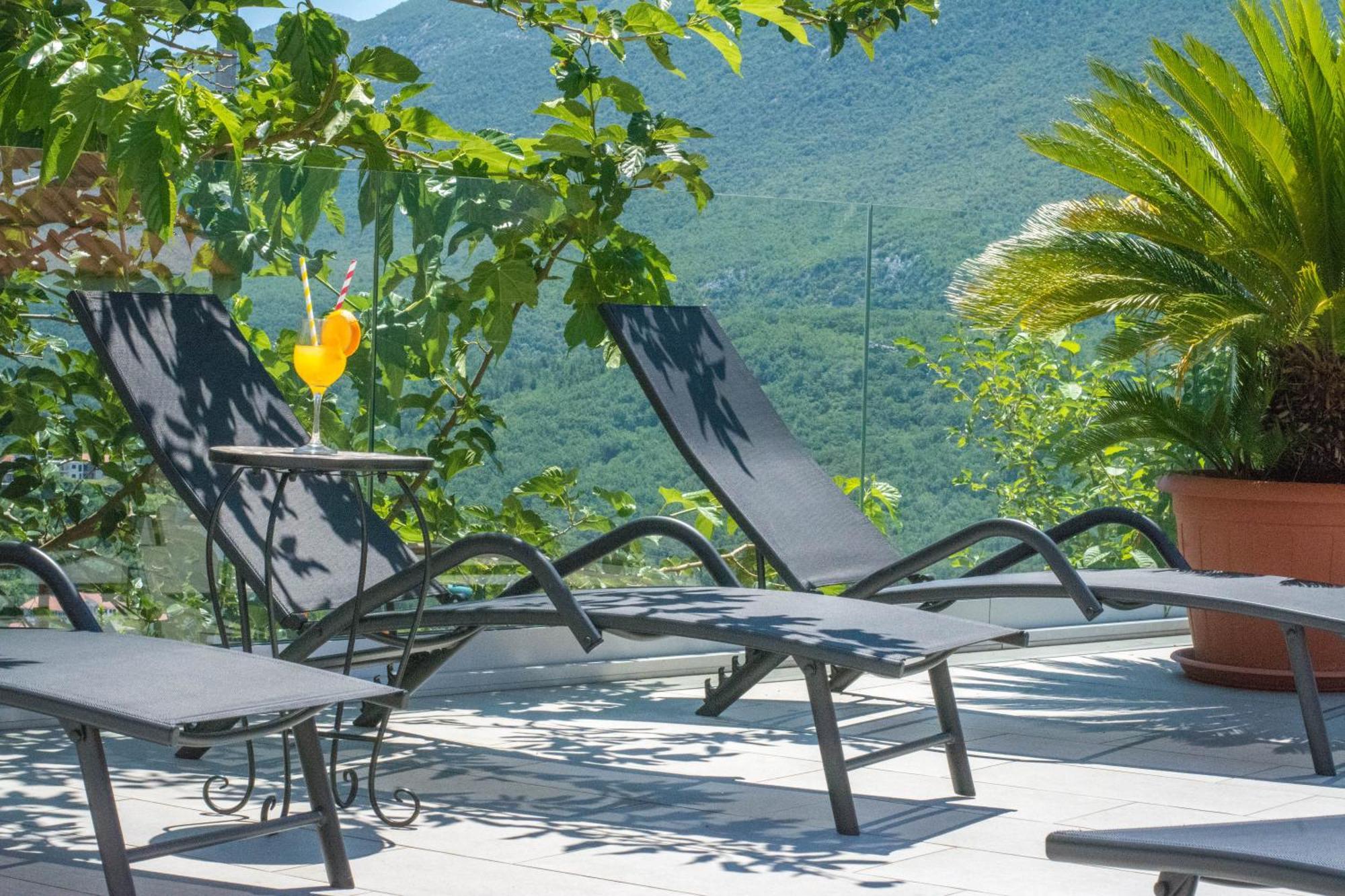 Villa Milena With Heated Pool And Jacuzzi Kostanje Exterior photo